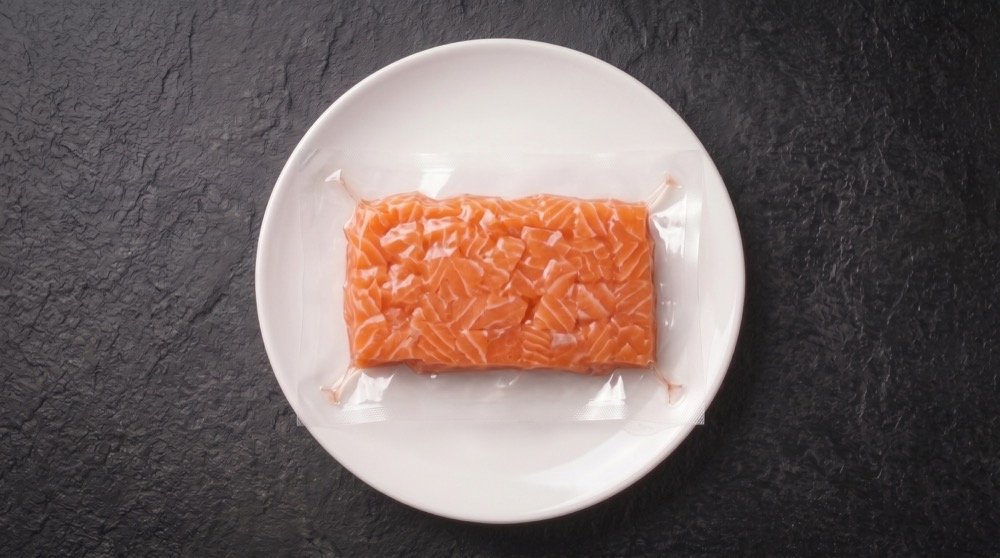 Saumon en cubes poke